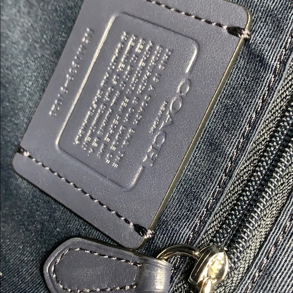 COACH GALLERY TOTE ROSE BOUQUET - Picture 13 of 16